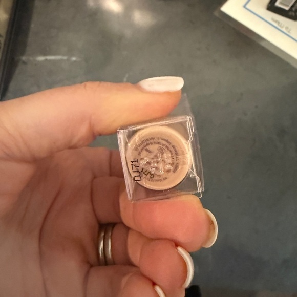 Tarte Ultra Creamy Shape Tape Shade 27h Light-Medium Honey New in Box - Picture 4 of 5